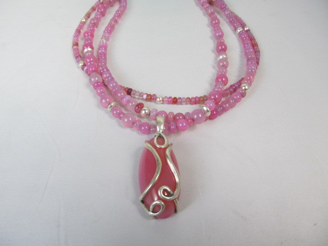 lot 172 image: Sterling Silver Pink Jade & Gemstone Pendant Necklace