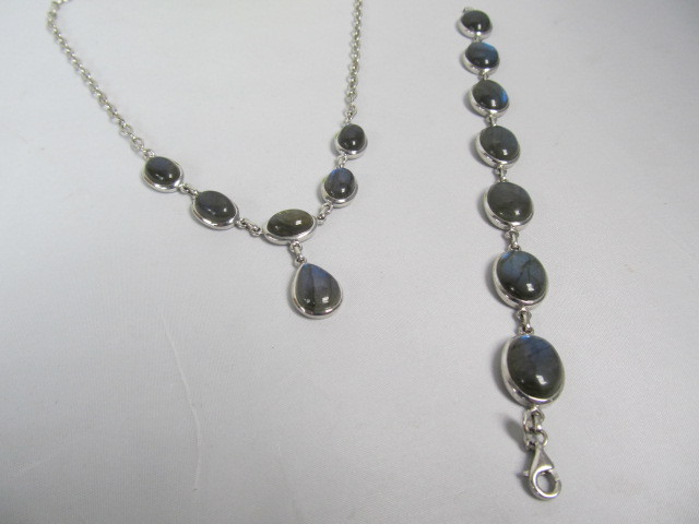 lot 196 image: Sterling Silver & Labradorite Necklace & Bracelet