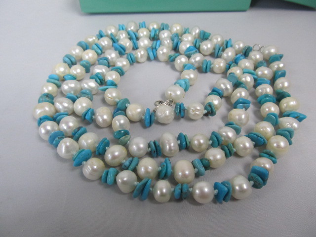 lot 205 image: Turquoise & Genuine Large Diameter White Pearl Necklace