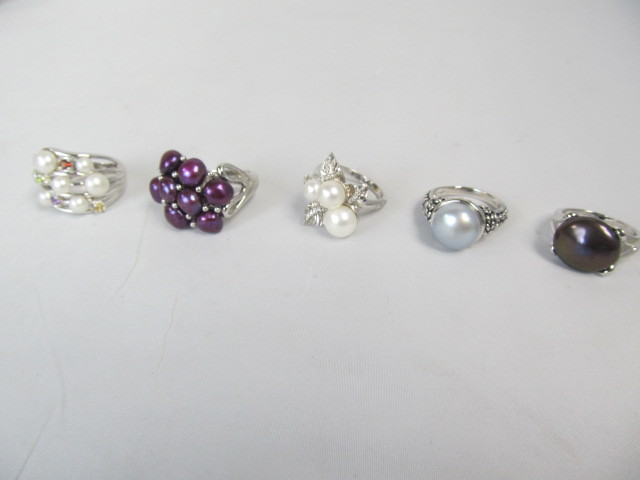 lot 233 image: 5 Sterling Silver & Genuine Pearl Rings