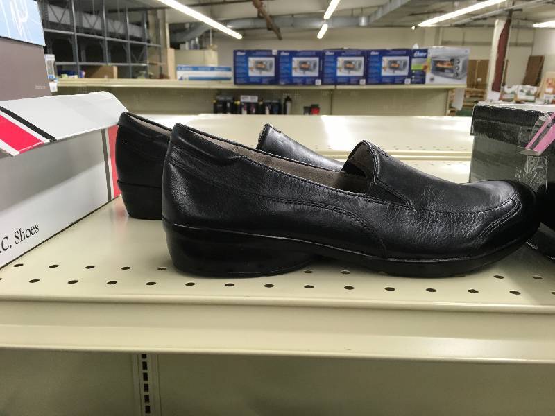 Womens shoe size 10