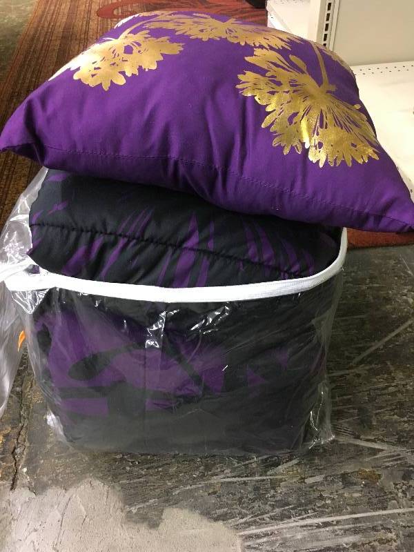 PILLOW AND COMFORTER