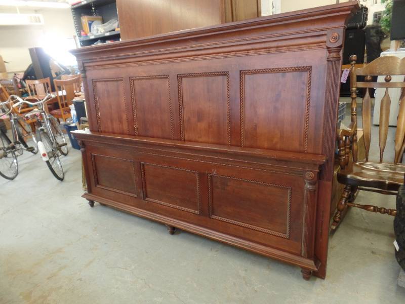 KING SIZE MAHOGANY BED