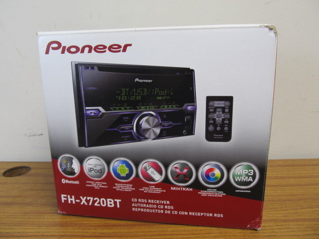 lot 38 image: NEW Pioneer Car Audio System