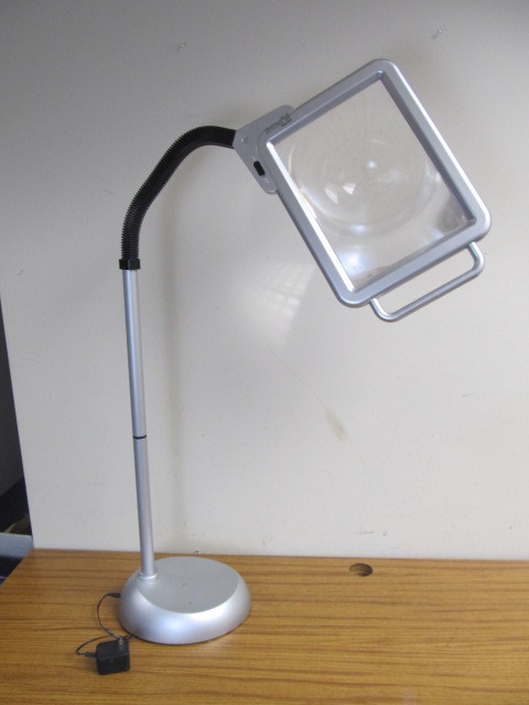 lot 40 image: Magnifying Work Lamp