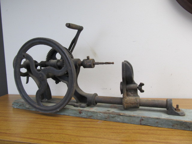 lot 2 image: Antique Cast Iron SILVER MFG CO Post Hole Drill Press