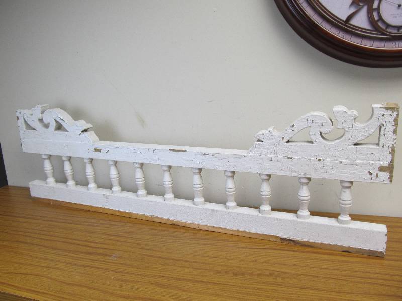 lot 8 image: Antique Painted Wooden Archway 