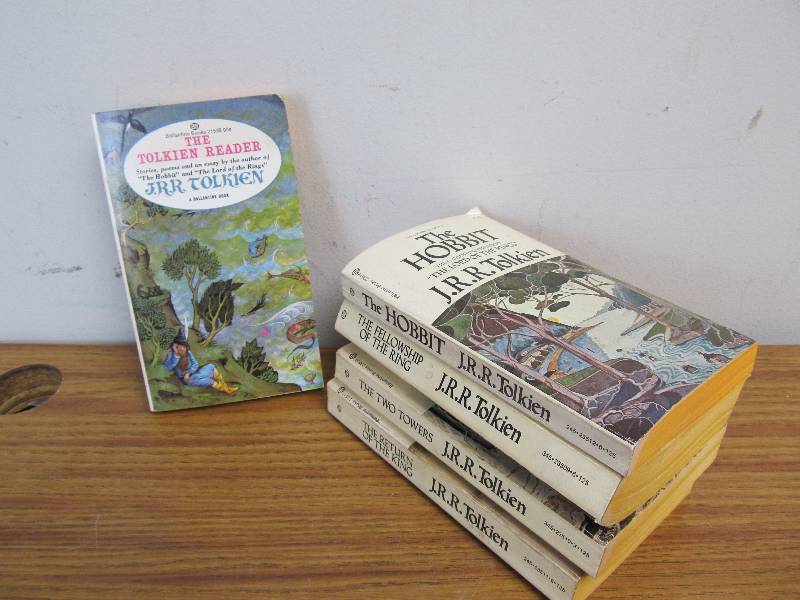 lot 11 image: Vintage Paperback J.R.R. Tolkien Books Incl. Lord Of the Rings
