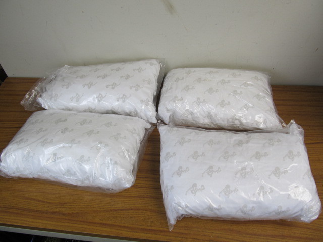 lot 23 image: 4 BRAND NEW Travel Size MyPillows