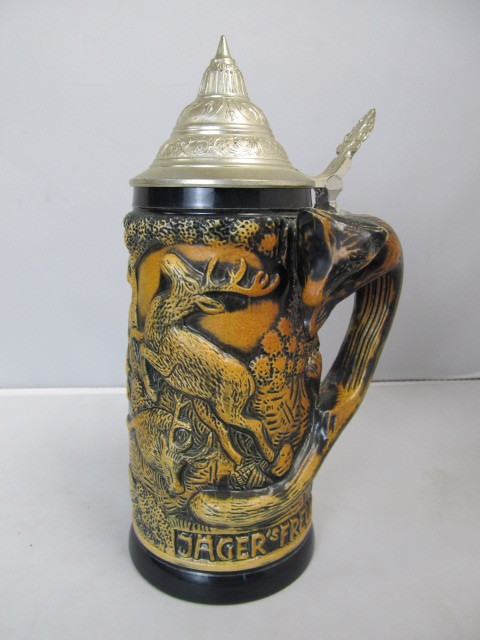 lot 24 image: Vintage Original King Hunting Beer Stein wFox Handle