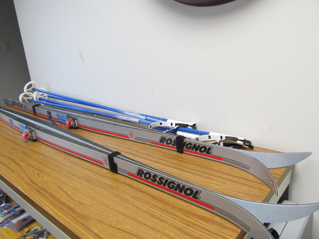 lot 32 image: His & Hers ROSSIGNOL Advantage XL Cross Country Skis wPoles