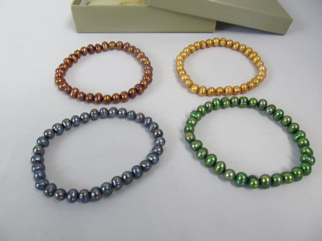 lot 110 image: 4 Different Color Honora Genuine Pearl Bracelets