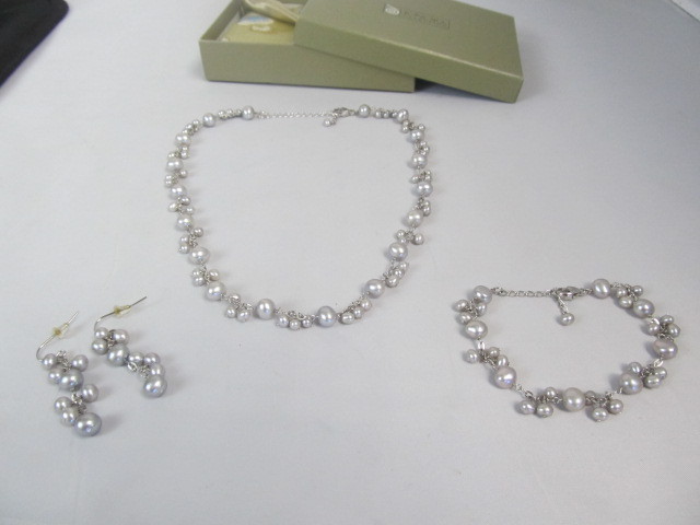 lot 114 image: Honora Sterling Silver & Genuine Pearl Necklace Bracelet & Earrings