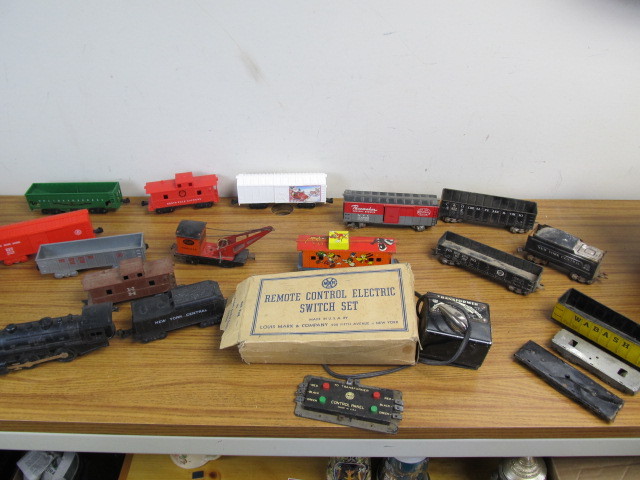 lot 137 image: Lot of Assorted Vintage MARX Trains
