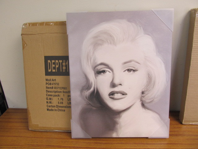 lot 149 image: New In Box Marilyn Monroe Canvas Print