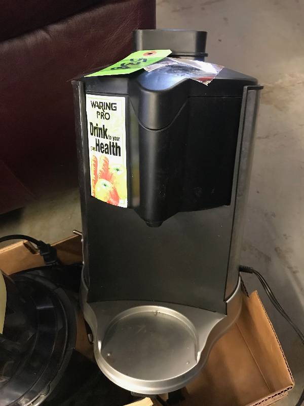 lot 538 image: BLENDER AND JUICER