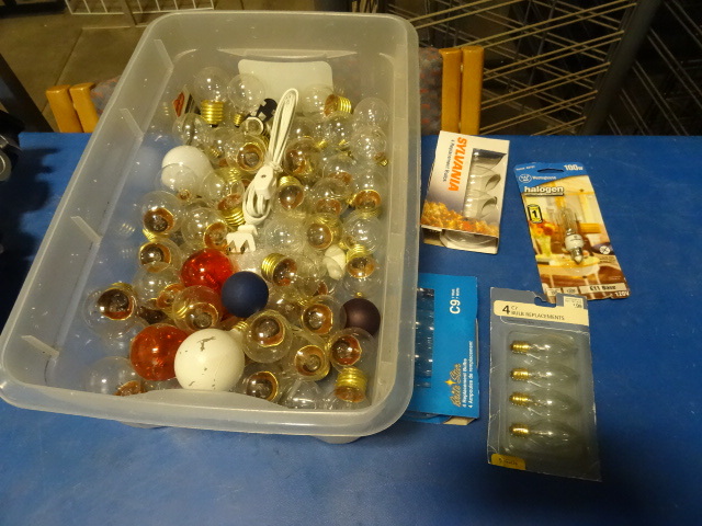Lot of miisc light bulbs...