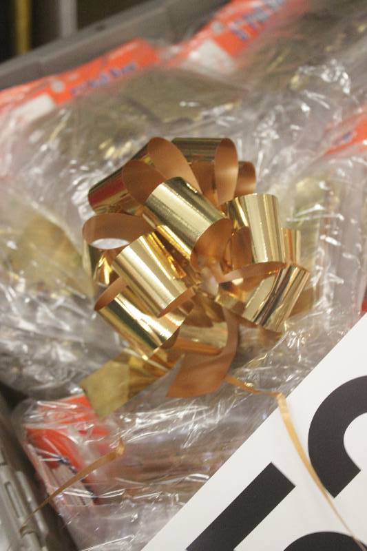 Retail Packaged 5 Gold Pull-Bows (570 total bows)
