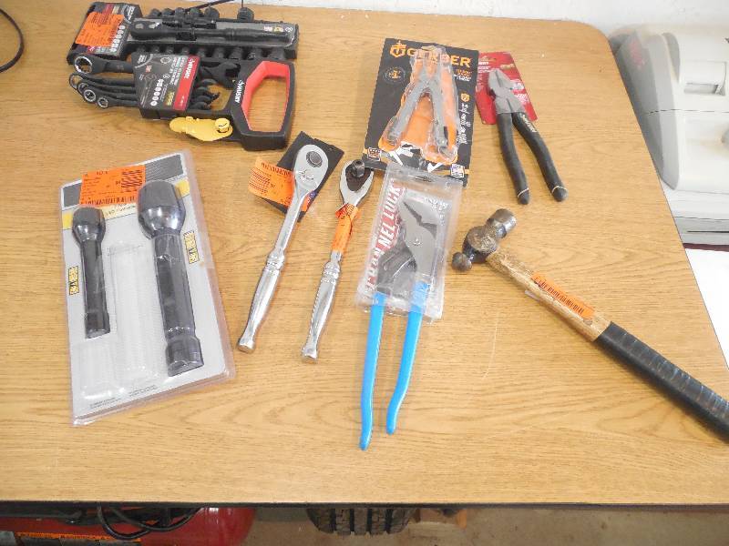 TOOL LOT