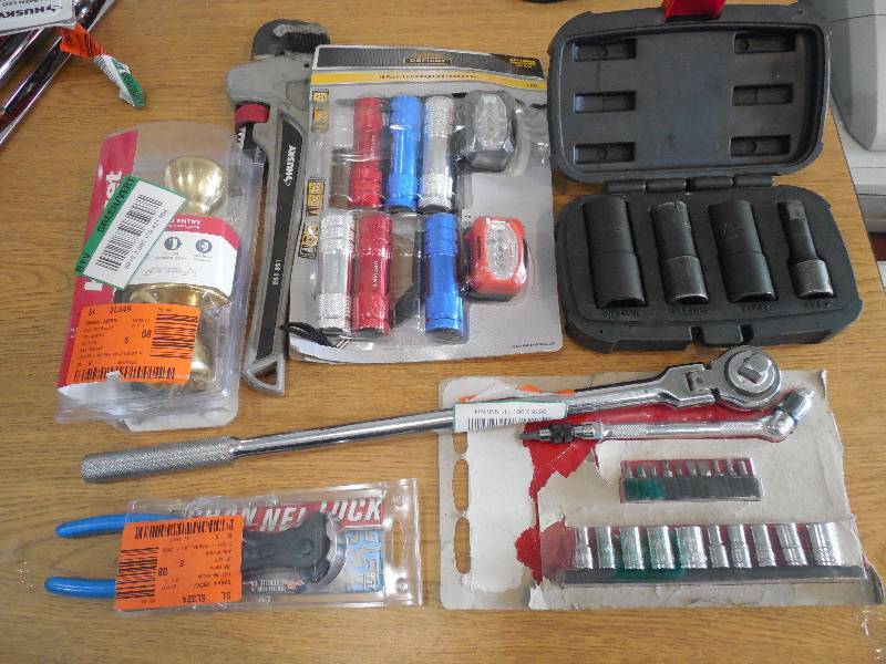 TOOL LOT