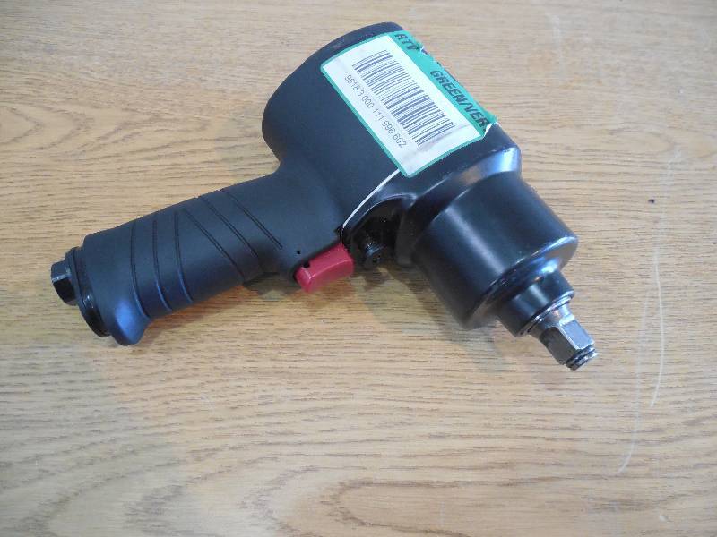 HUSKY 12 in. 800 ft. lbs. Impact Wrench