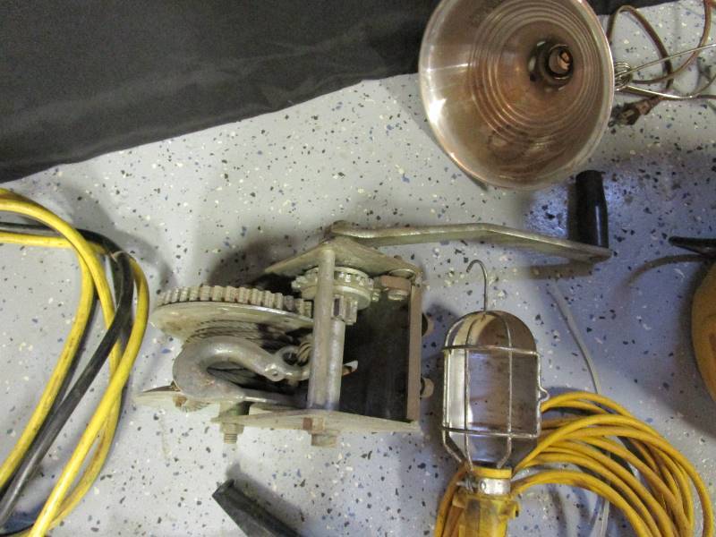 lot 17 image: Winch, Jumper Cables, Shop Vac, Trouble Lights