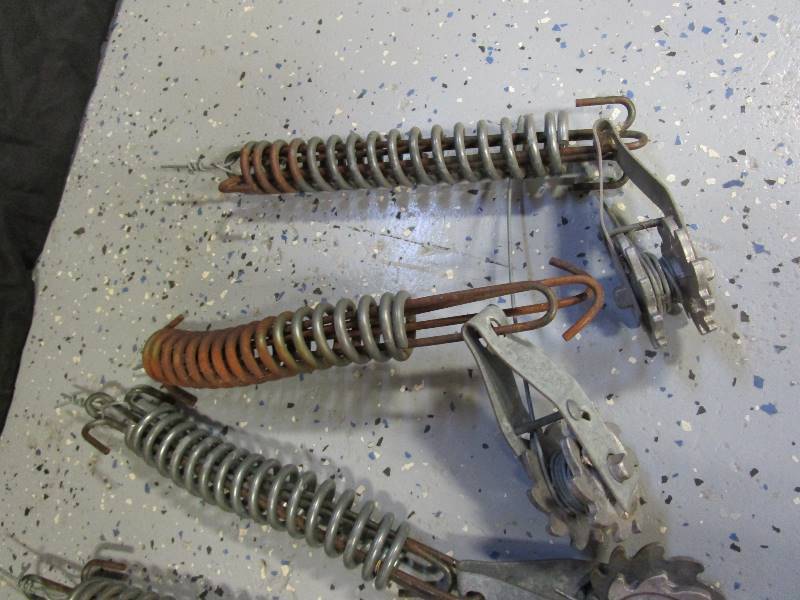 lot 18 image: (10) Electric Fence Tensioners