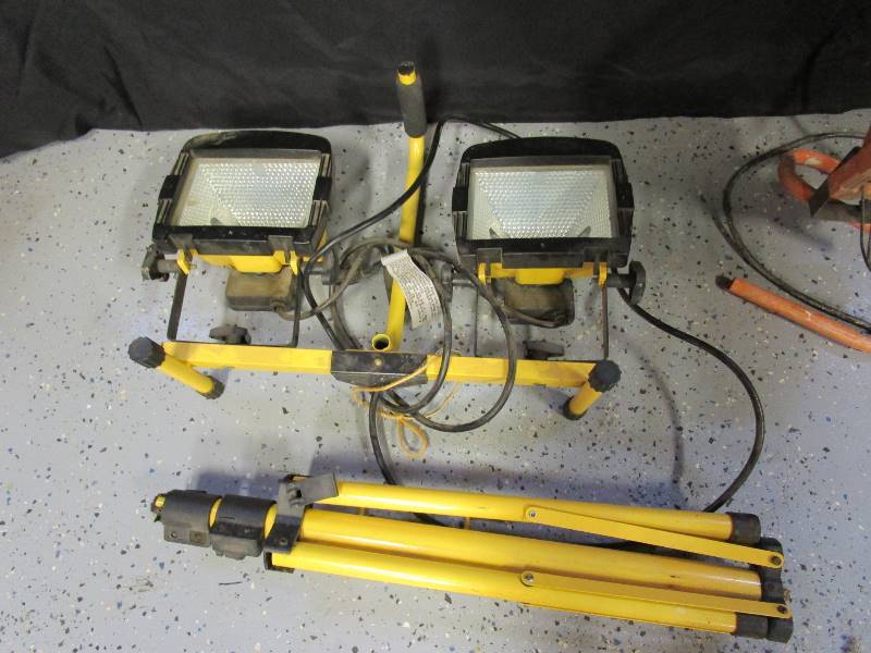 lot 20 image: Shop Lights
