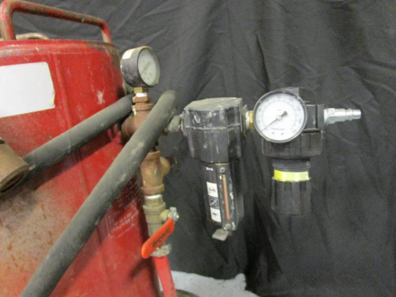 lot 3 image: Portable Sandblaster