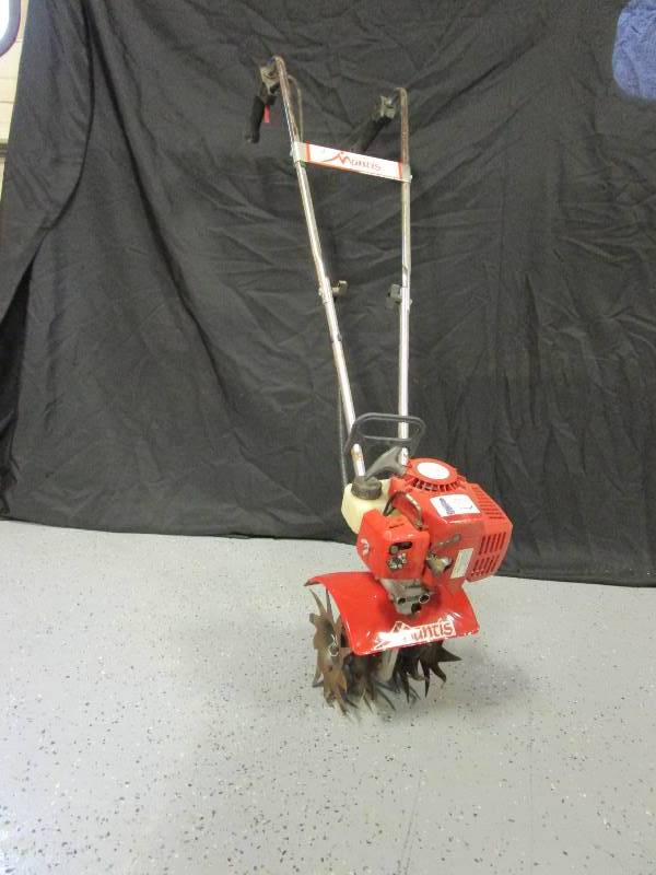 lot 9 image: Mantis Tiller