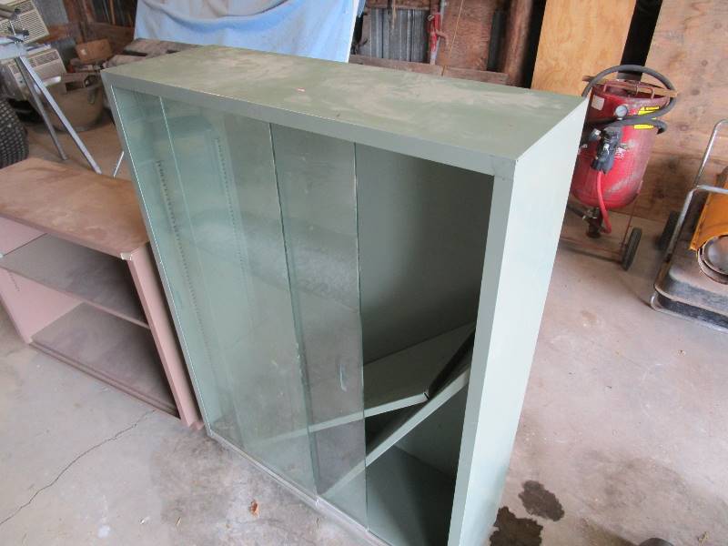 lot 41 image: (2) Shop Cabinets