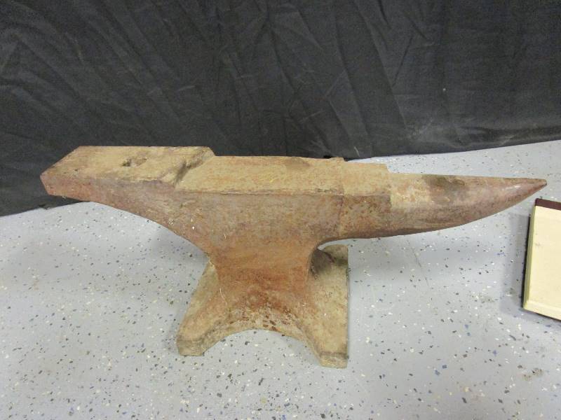 lot 48 image: 127# Anvil