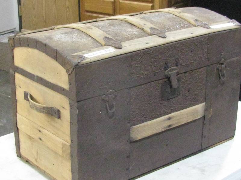 lot 13 image: Steamer Trunk