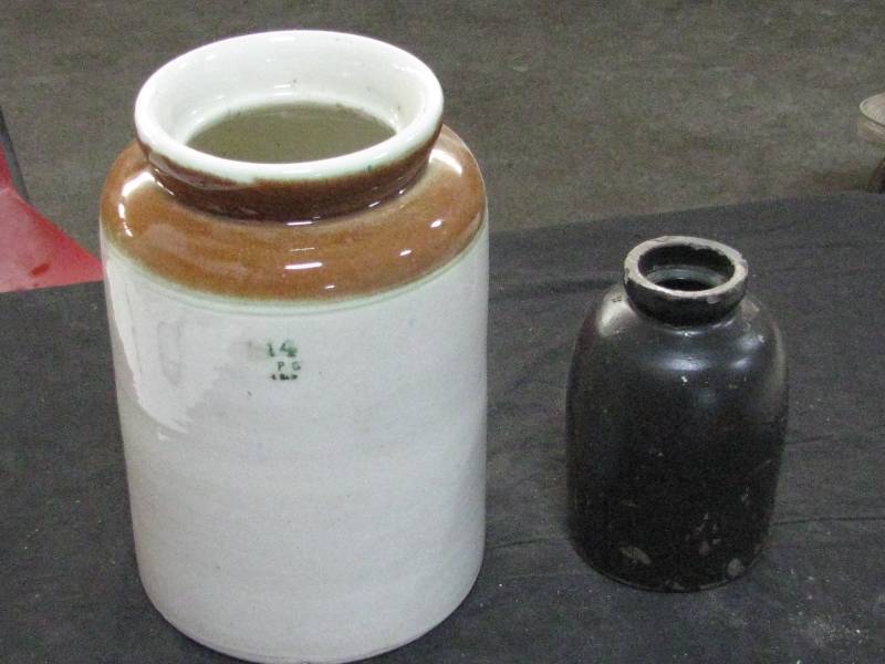 lot 58 image: Crock Pottery