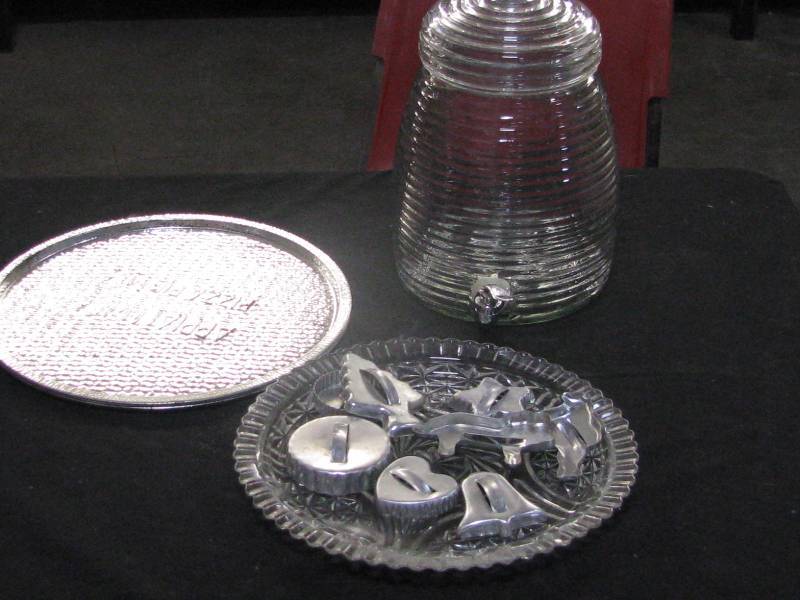 lot 89 image: Beehive Lemonade Dispenser