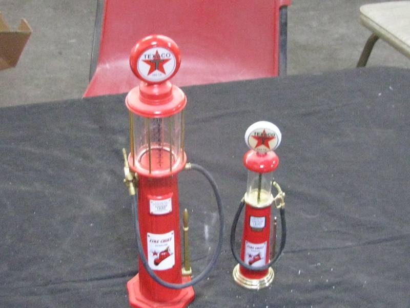 lot 95 image: Scale Model Texaco Gas Pumps