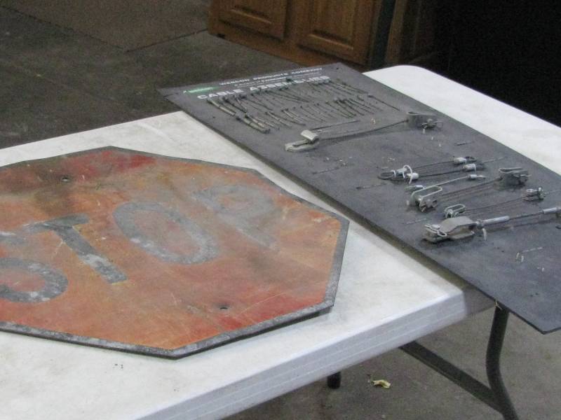 lot 99 image: Stop sign