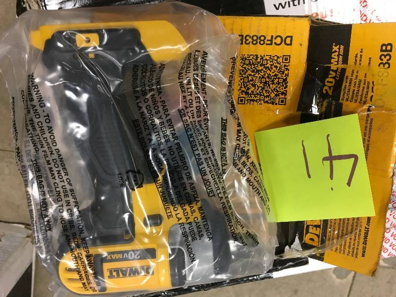 DeWalt 20 Volt MAX Lithium-Ion 38 in. Impact Wrench with Hog Ring Anvil not used