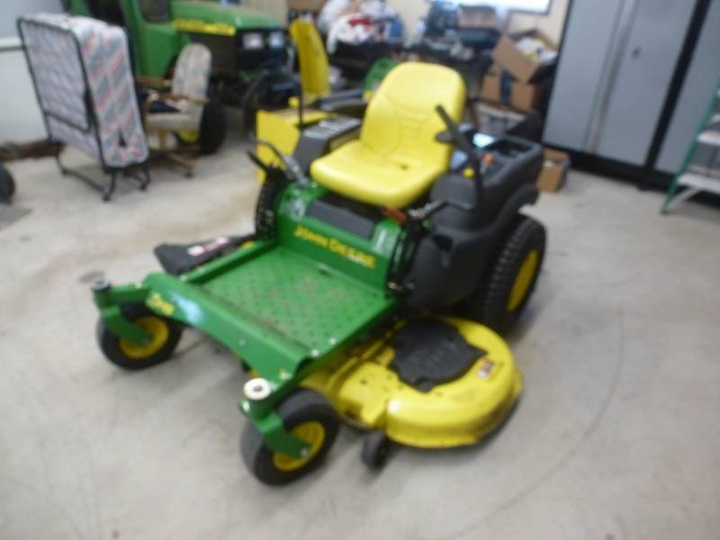 John Deere Z445 Lawn Mower