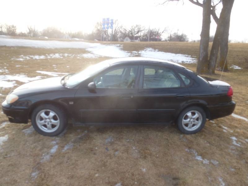 2004  Ford Taurus