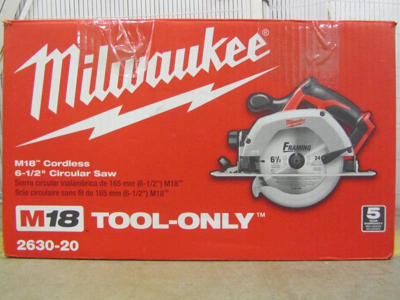 lot 21 image: Milwaukee M18 18-Volt Lithium-Ion 6-12 in. Cordless Circular Saw (Tool-Only)