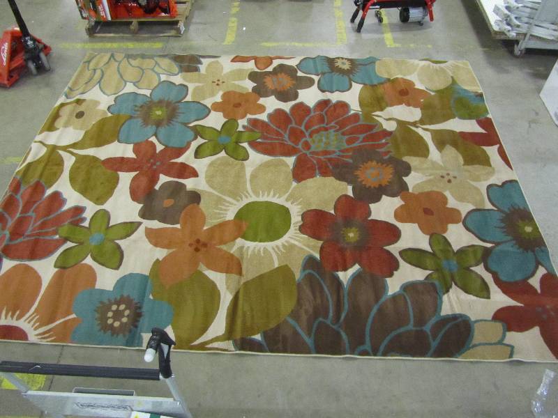 lot 68 image: 12ft 9in L x 10ft W area rug