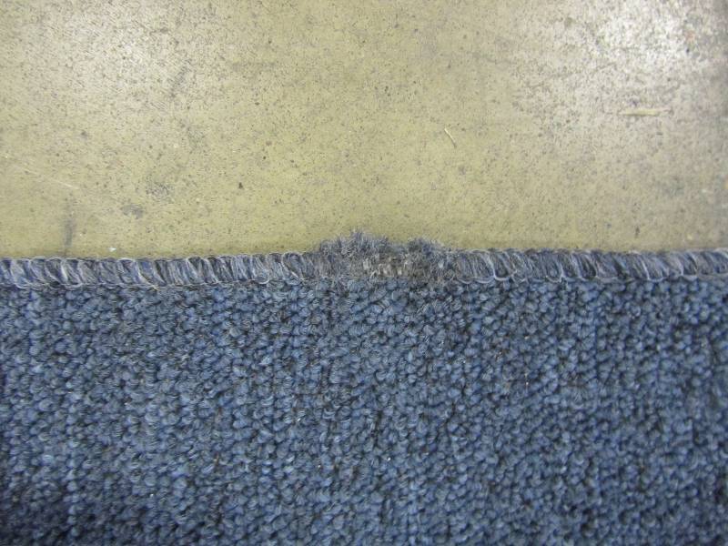 lot 70 image: indooroutdoor area rug 11ft 11in x 8ft