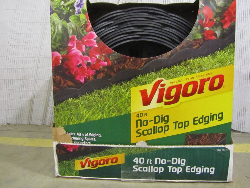 lot 85 image: Vigoro 40 ft. Scalloped No Dig Edging Kit (x4)