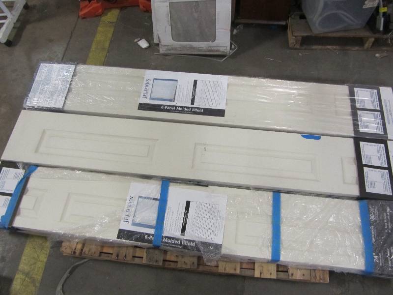lot 88 image: bi fold doors 24 x 78-12