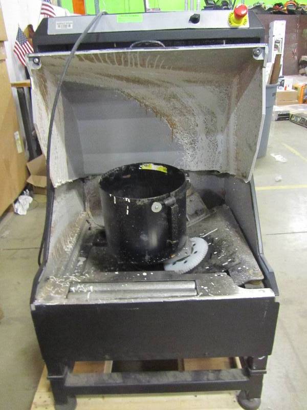lot 90 image: paint shaker