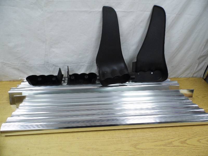 lot 3 image: Running Boards