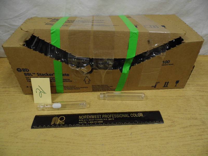 lot 21 image: Box of Beekers  Test Tubes
