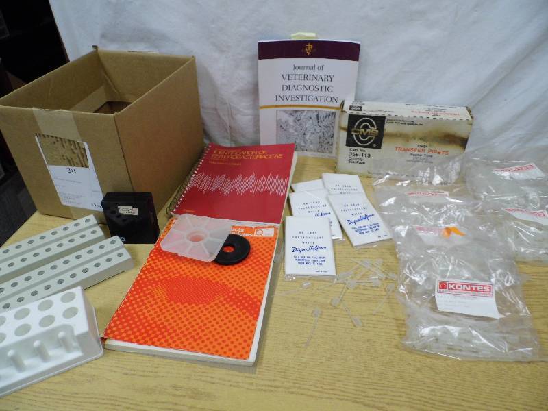lot 27 image: Lab Items