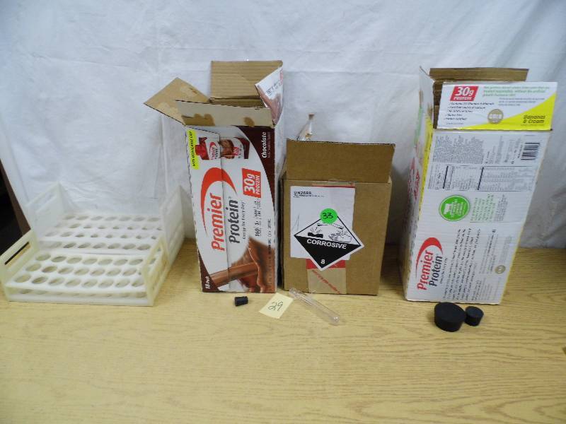 lot 29 image: Beekers - Stoppers - Holder